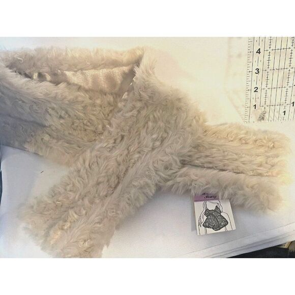 New Collection Eighteen Scarf Faux Fur Pull Through Cream 39x6" - Picture 2 of 6